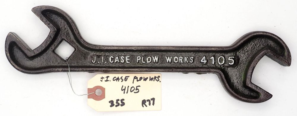 Lot 355: 10.5''L "J.I. Case Plow Works 4105"