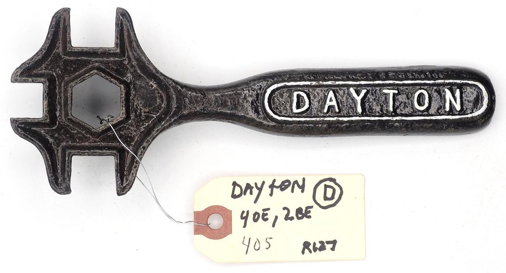 Lot 405: 7.5''L "Dayton"