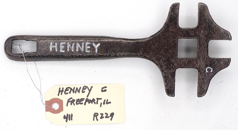 Lot 411: 7.5''L "Henney C"