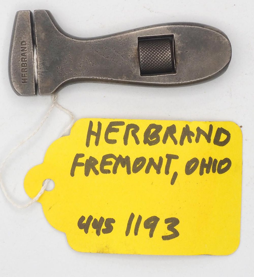 Lot 445: 2.875''L "Herbrand", Fremont OH
