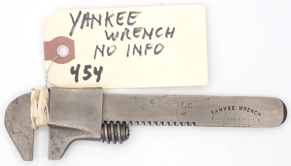 Lot 454: 5.625''L "Yankee Wrench" bicycle wrench