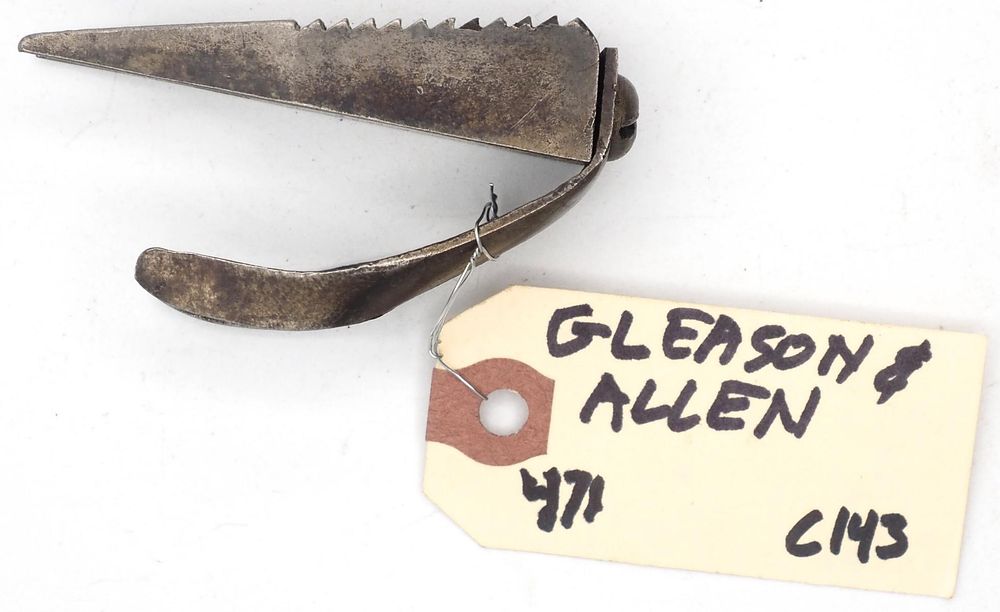 Lot 471: 3''L Kelly & Hubbell