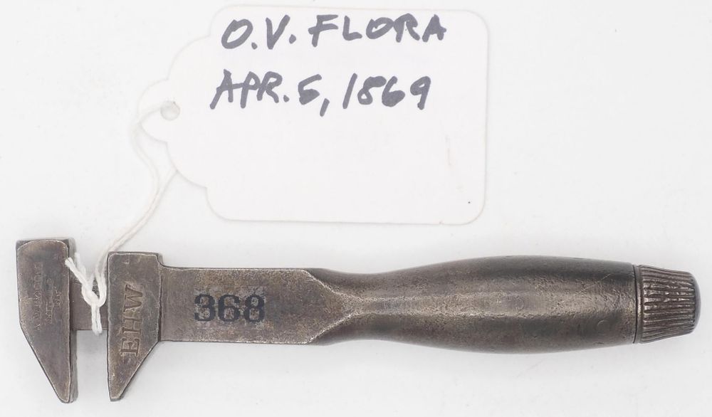Lot 480: 5.25''L "AW Harris N Scituate RI"