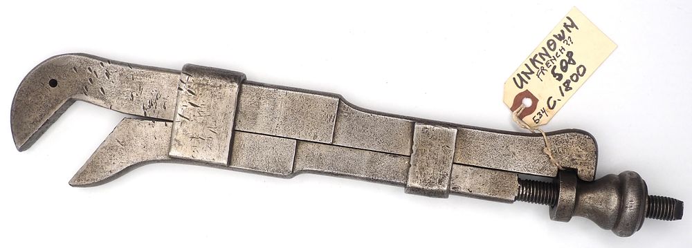 Lot 534: 14.5''L Early single jaw with French-type nut