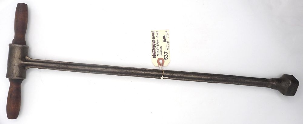 Lot 537: Unknown T-handle axle nut wrench