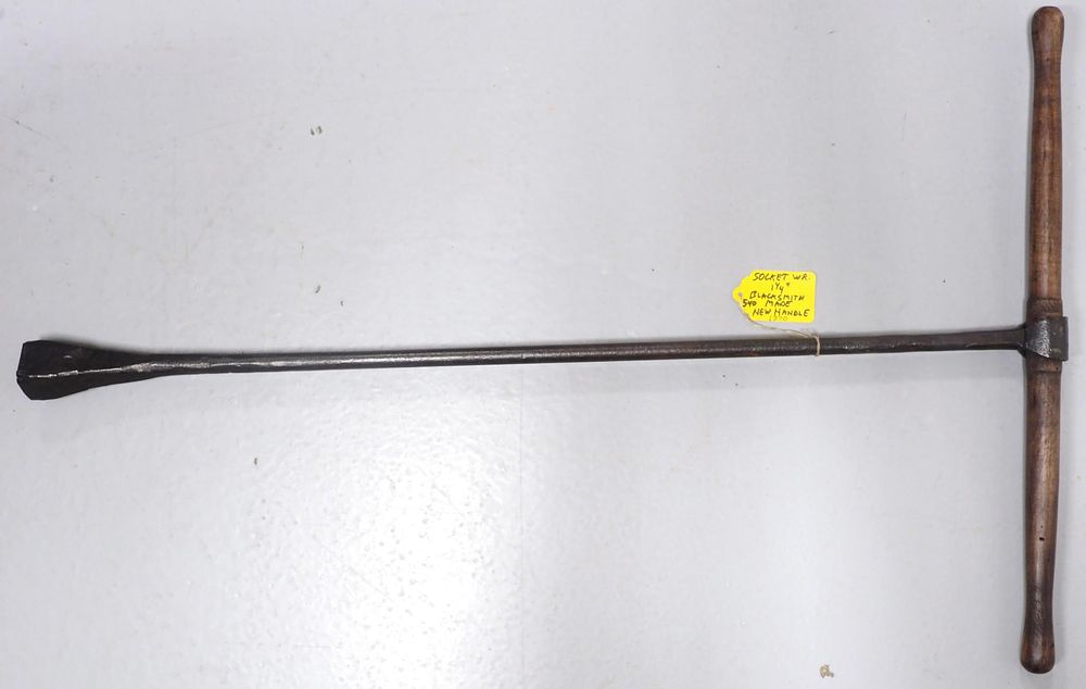 Lot 540: 36''L Long T-handle socket/axle wrench