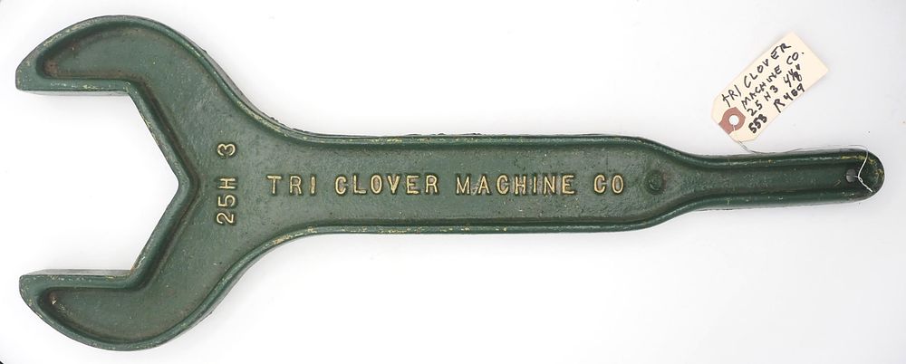 Lot 553: 20.5''L "25H3 Tri Clover Machine Co"