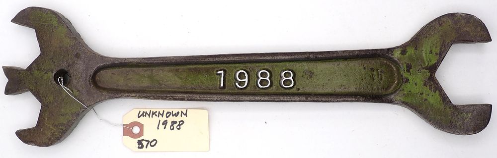 Lot 570: 15.25''L Unknown "1988"