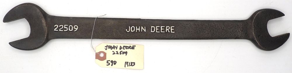 Lot 590: 16.25''L "John Deere 22509"