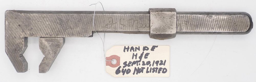 Lot 640: 10.25''L HandE Wrench Co. RARE notched jaw variant