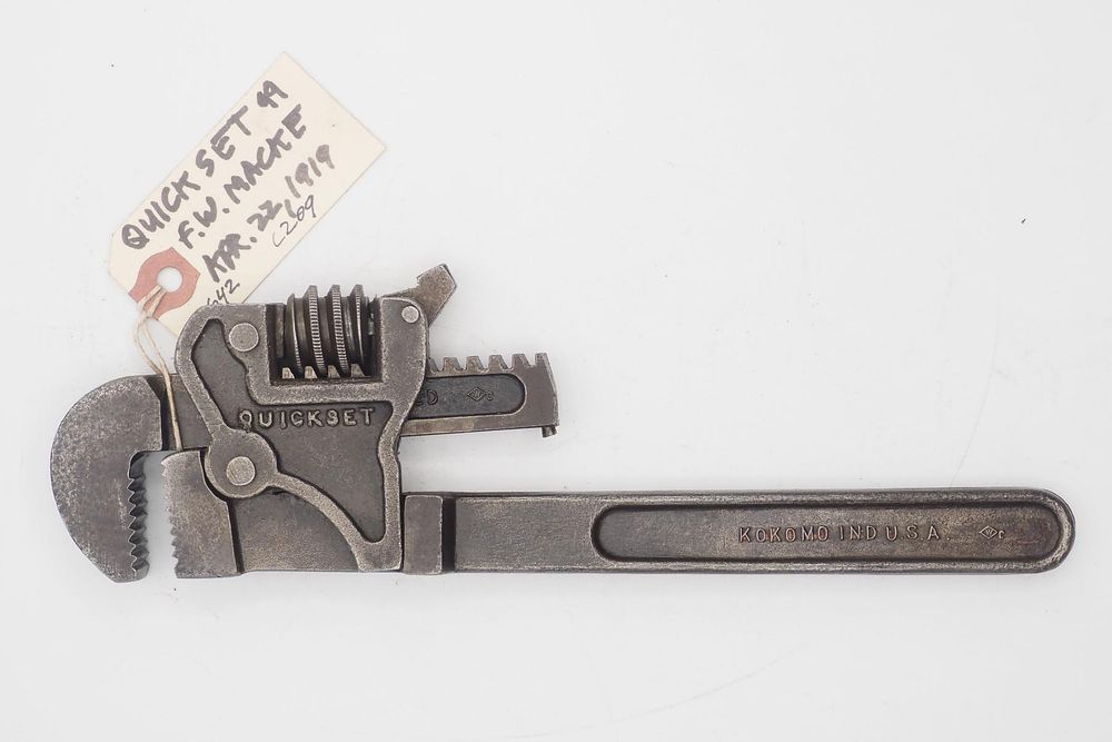 Lot 642: 9.75''L "Quickset"
