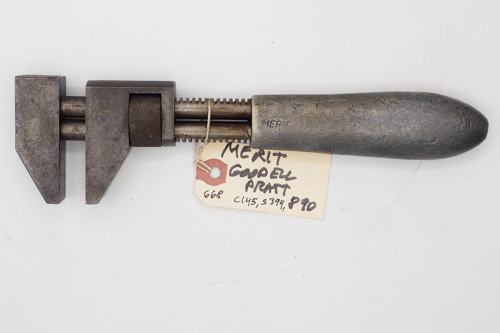 Lot 668: 9.5''L "Merit"