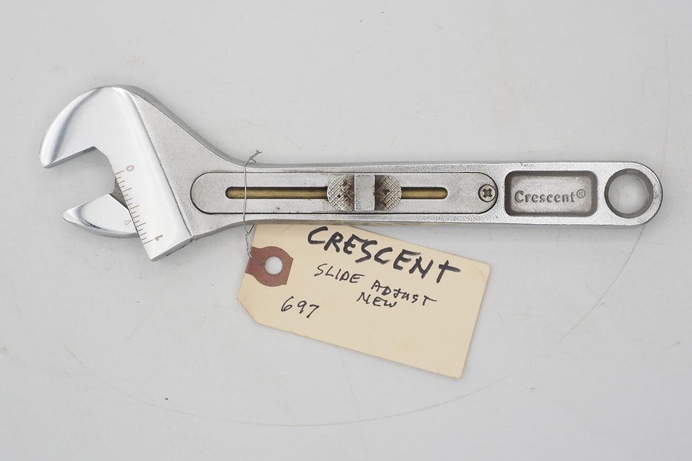 Lot 697: 8.5''L "Crescent"