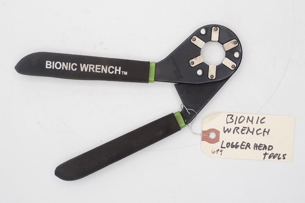 Lot 699: 8''L "Bionic Wrench Logger Head Tools"