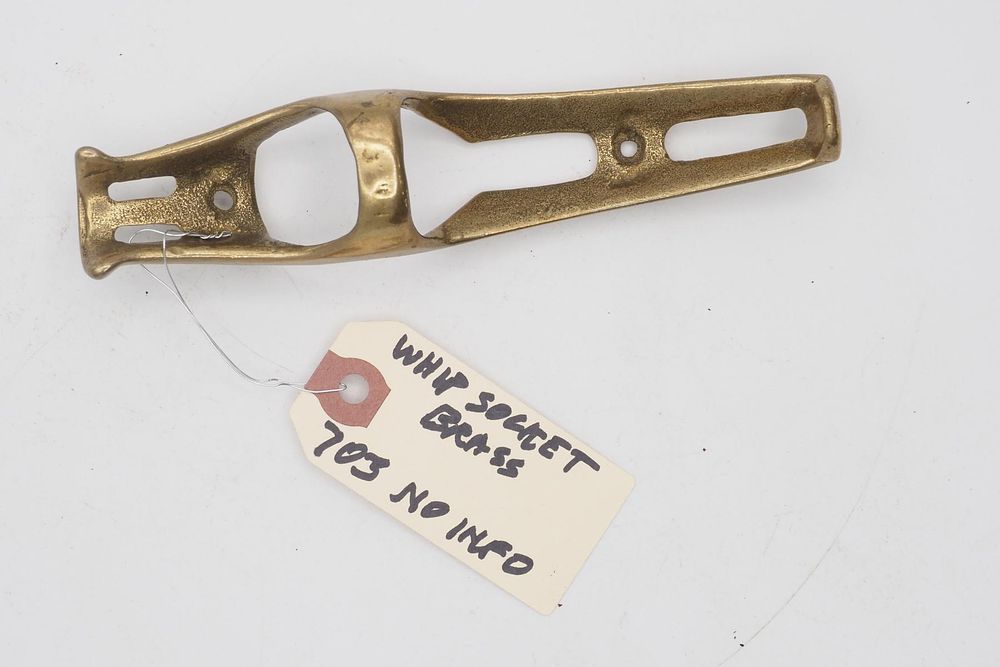Lot 703: 6.25''L Brass whip socket