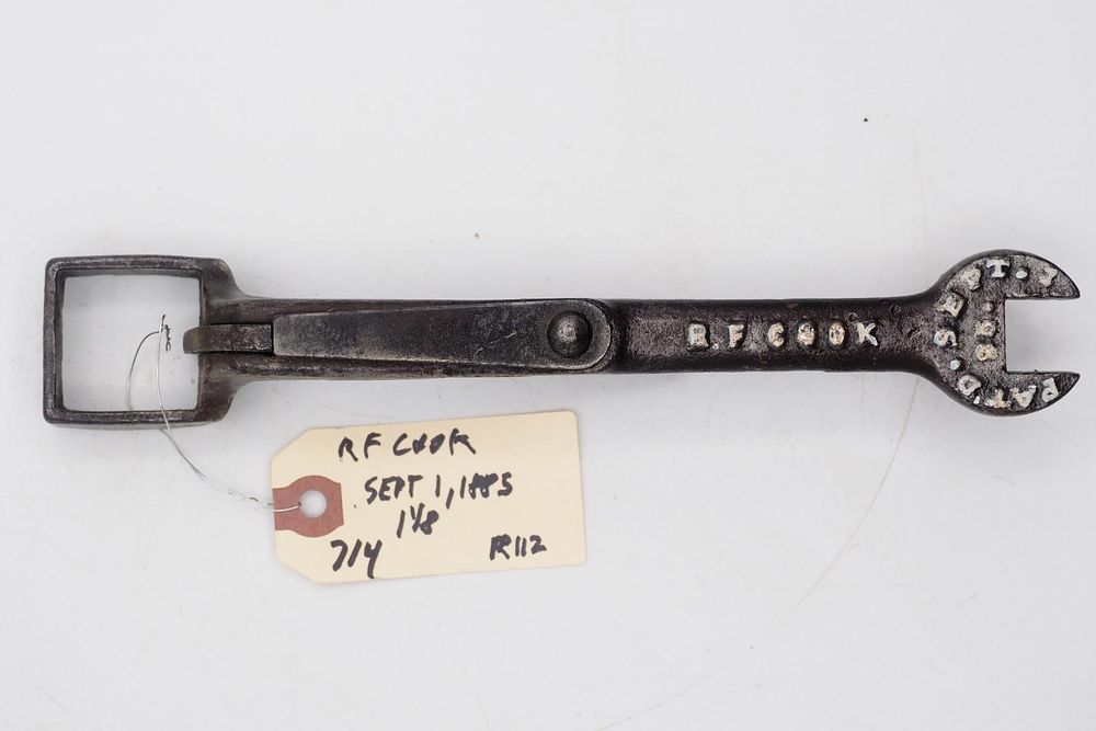 Lot 714: 8.75''L "RF Cook" 1-1/8" box end buggy wrench