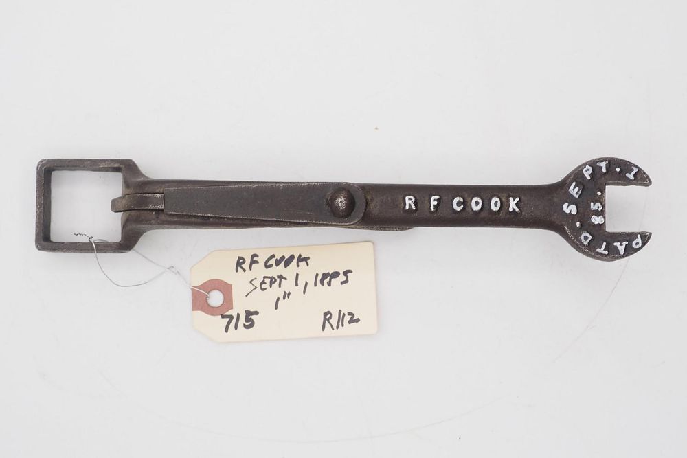 Lot 715: 8.75''L "RF Cook" 1" box end buggy wrench