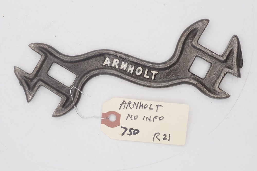 Lot 750: 7.25''L "Arnholt"