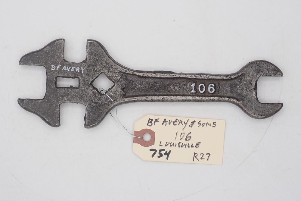 Lot 754: 7.75''L BF Avery & Sons "106"