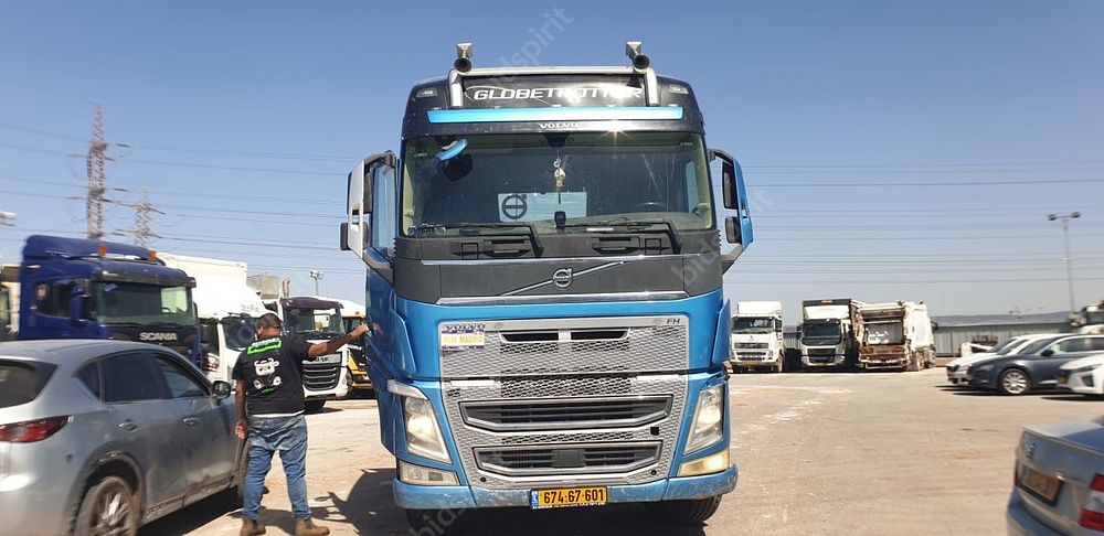 ורד אורון | עורכת דין | משאית וולבו FH84FR שנת 2019