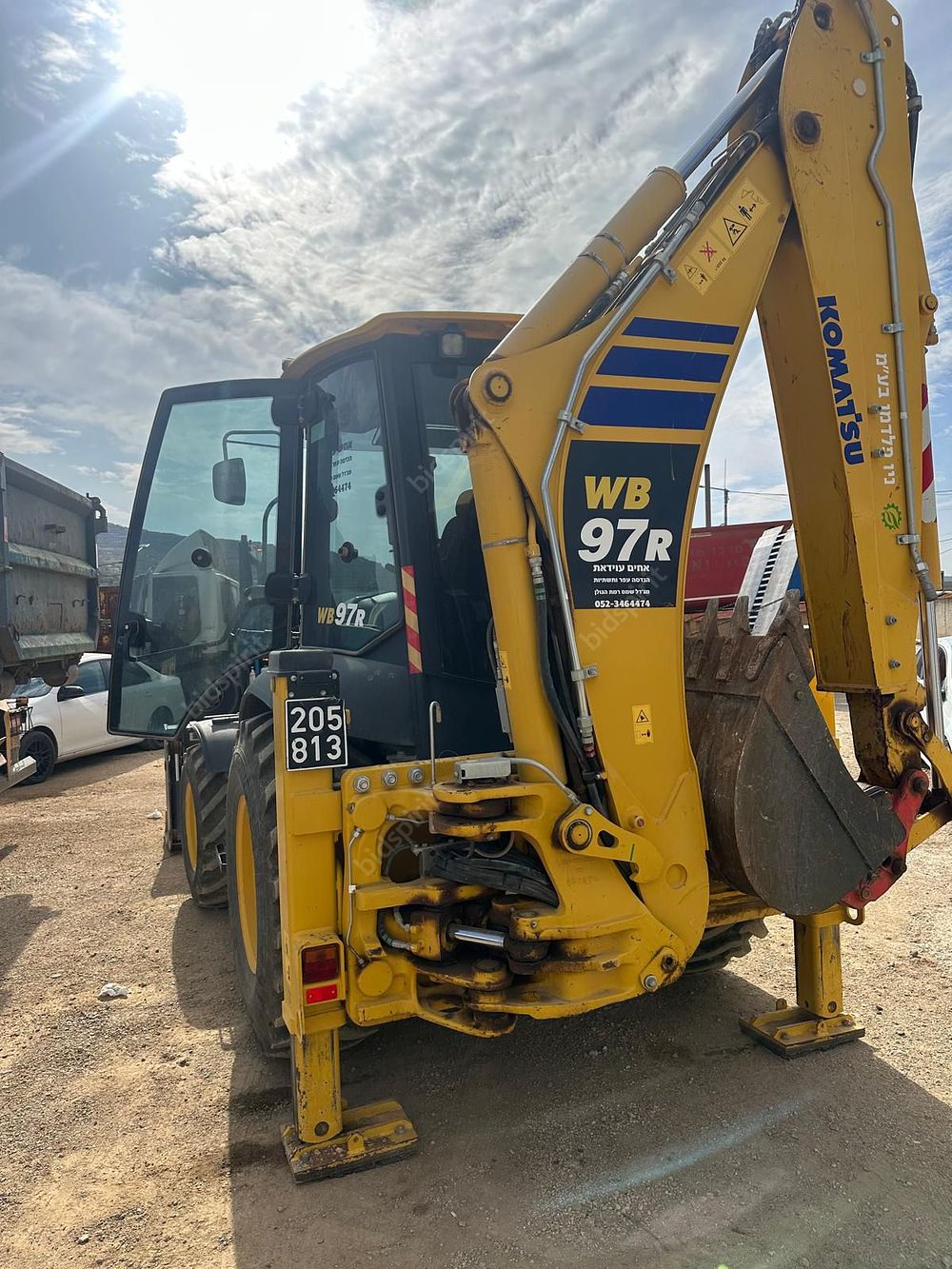 ורד אורון | עורכת דין | 4 משאיות וולבו מערבלי בטון שנת 2018