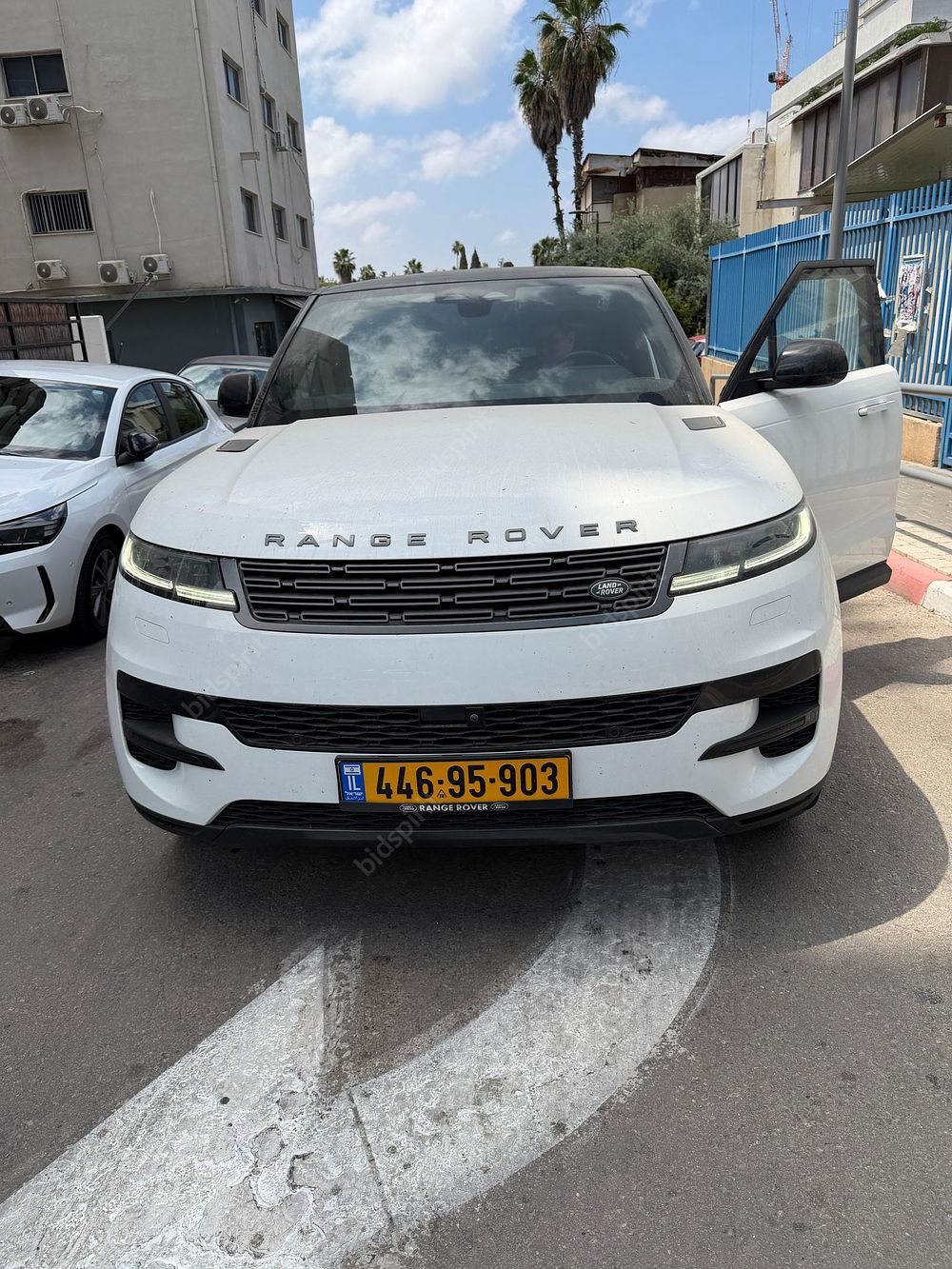 ורד אורון | עורכת דין | לנד רובר RANGE R SPORT שנת 2025