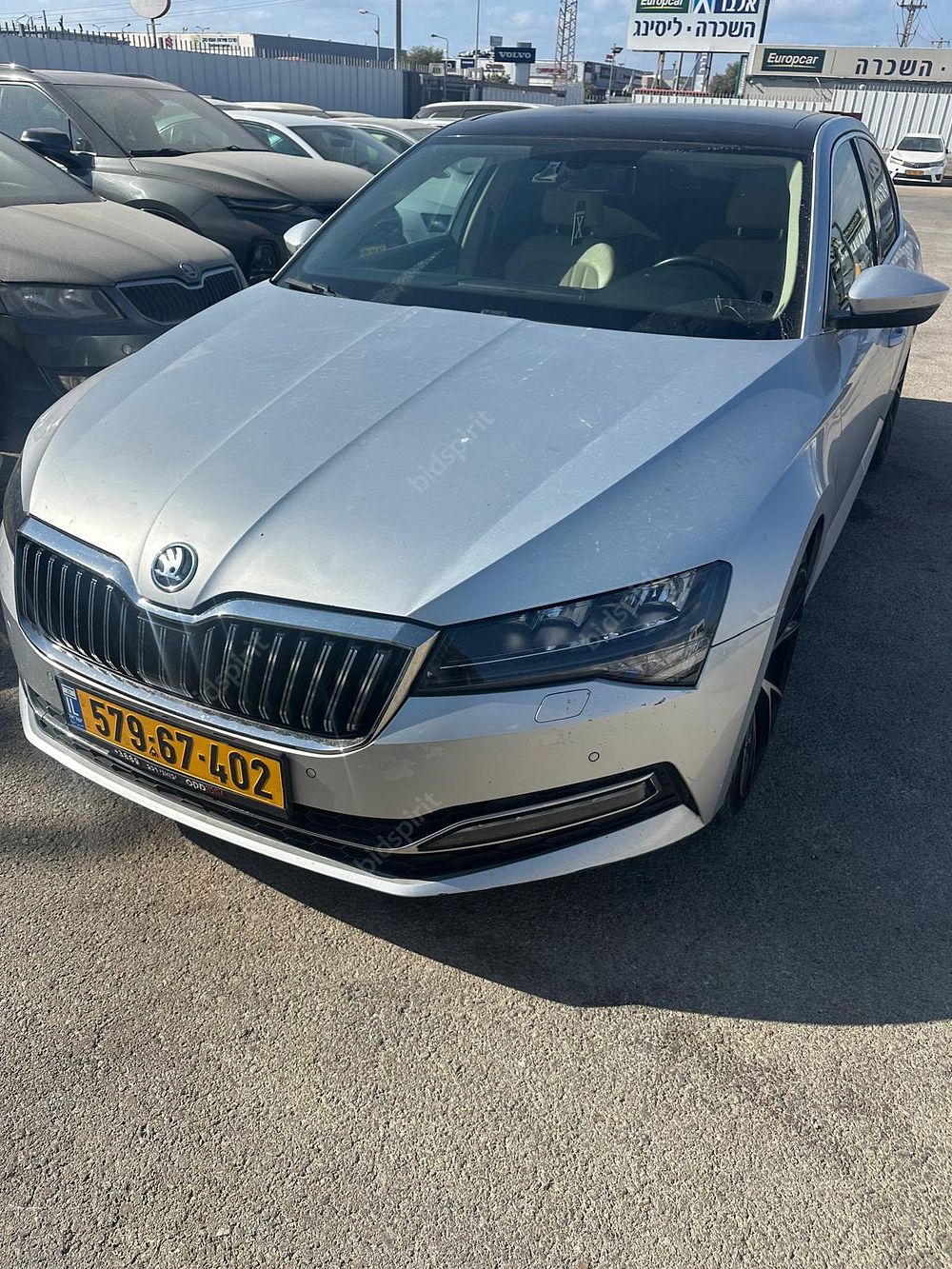 ורד אורון | עורכת דין | רכבים מכונסת נכסים