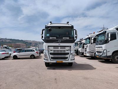 וולוו FH84FR מודל 2022. 320,295 ק"מ. תיבת הילוכים: אוטומטי
מנוע: דיזל, מפתח: יש.
יש הוסיף מע"מ 