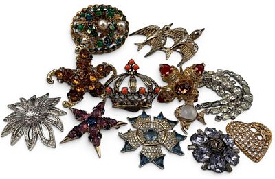Grouping Of Costume Jewelry & Silver Brooches, Many Designer Pieces. Grouping Of Costume Jewelry 