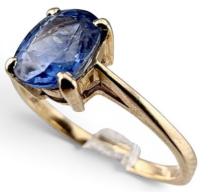 14K Blue Sapphire Solitaire Ring, 2.0g. Marked illegibly, tests as 14K. Sapphire approximately 