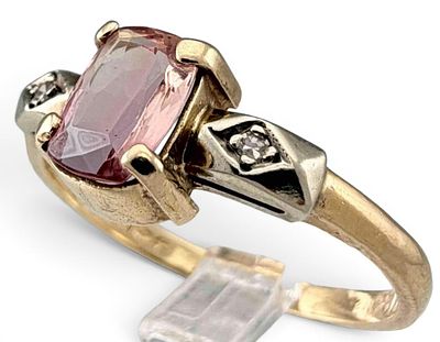 Vintage 14K Pink Topaz & Diamond Ring. Vintage 14K Pink Topaz &amp; Diamond Ring, 2.4g. Marked 