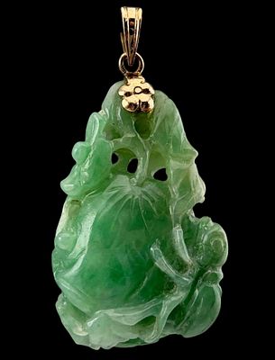 14K Carved Jade Pendant With Insect Motif, 9.0g. Bale marked "14K 585." Approximately 37.1L x 