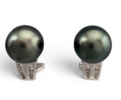 14K White Gold Diamond Pearl Earrings, 7.4g. Marked "14K." Earrings approximately 14.5 x 