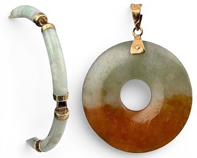 Chinese Jade Bracelet In 10K Gold & Jade Pendant In 14K Gold. Chinese 10K Jade Bracelet And 14K 