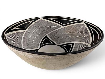 Paul and Laurel Thornburg (New Mexico, 20th/21st c.) Mimbres-Style Black On White Pottery Bowl. 