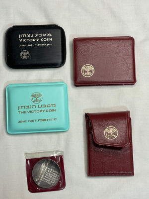 5 מטבעות-מדליות כסף שונות סהכ 130 גרם