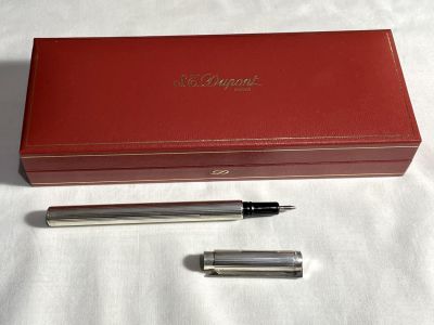 DUPONT עט כדורי מוכסף בקופסה כחדש