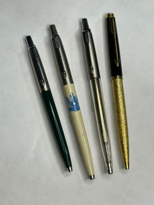 PARKER ארבעה עטים כדורי שונים