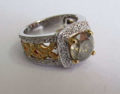 טבעת זהב צהוב ולבן 18 קרט חתומה עם יהלום מרכזי 2.53 CT עם תעודה GIA - ראה צילום- ועוד כ 150 