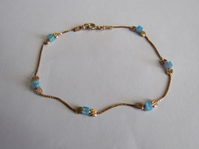 צמיד זהב 14 קרט חתום עם 6 אבני חן קוביות 3 מ"מ - אורך 20 ס"מ