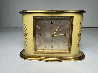 שעון מסעות חברת ORIS מנגנון מתיחה 15 רובינים, 8 ימים, מצלצל, במצב עבודה אך נעצר, דרוש בדיקה. 