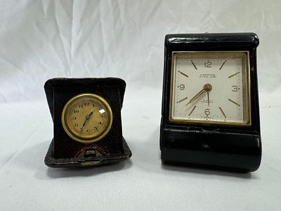 זוג שעוני נסיעות מתיחה ידני לא במצב עבודה, אחד של חברת LOOPING מנגנון 8 ימים אנטי מגנטי עם 