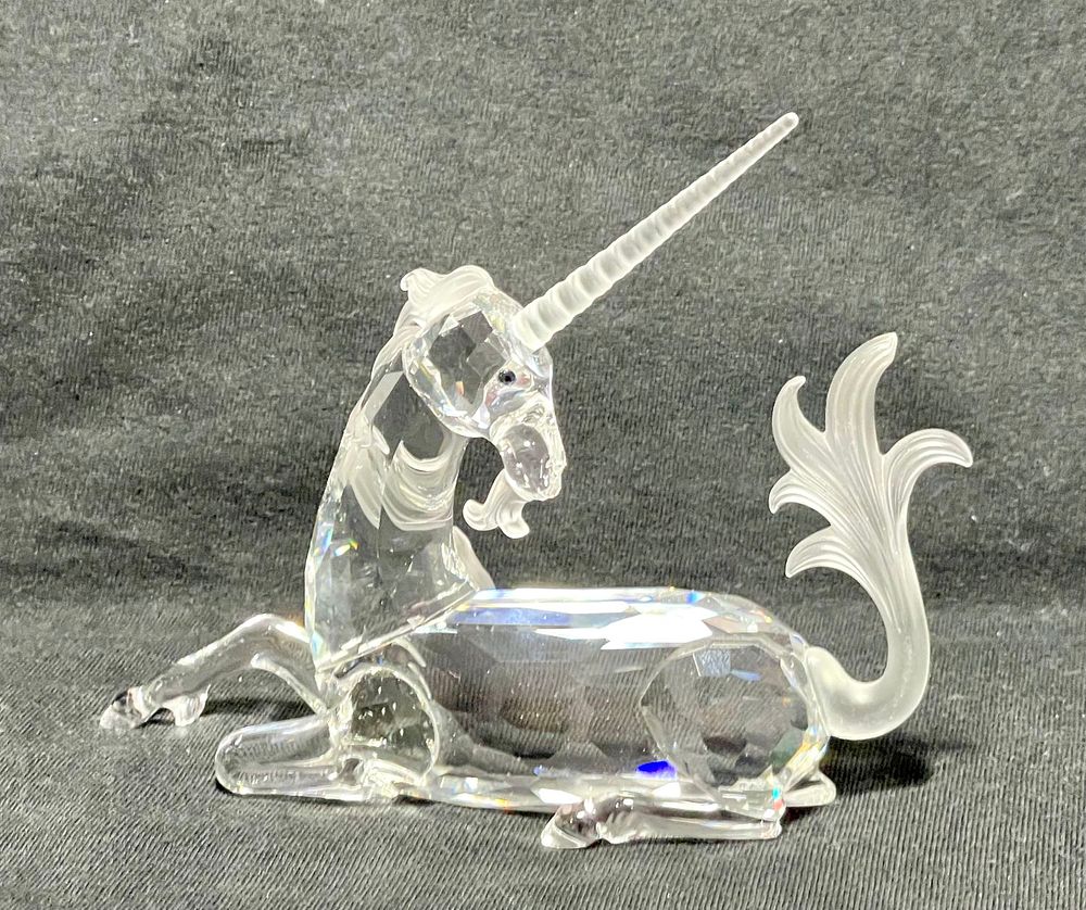 SWAROVSKI CRYSTAL UNICORN פסל יוניקורן סוורובסקי חתום וממוספר 96MZ-אורך כ 15 ס"מ - גובה 11 ס"מ