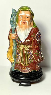 פסל פיגורת פורצלן צבוע ביד עם תבליטי אמייל גובה 15 ס''מ