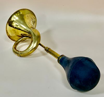 צפצפת נחושת עתיקה במצב עבודה עם גומי מקורי , אורך 42 ס"מ