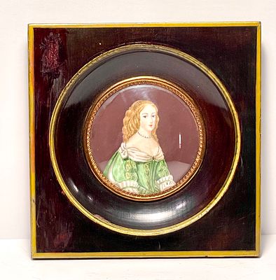 ציור יד איכותי מיניאטורה חתום בראשי תיבות במסגרת עץ ועיטור ברונזה