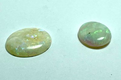 2 אבני אופל אוסטליה מעולות - 16X20 מ''מ - 8.5 CT - 
15X13 מ''מ 6.3 CT -