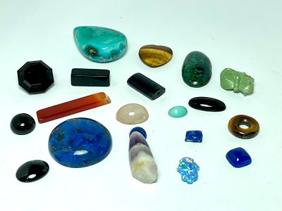 אבני חן שונות כ 300 CT