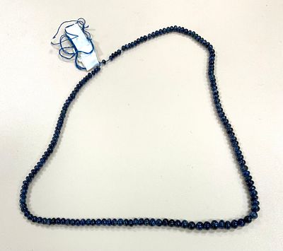 שורת אבני חן ספיר כחולות טבעיות בצבע מעולה , 40 ct ברוטו כולל חוט מידות מ2.5 - 3.2 מ׳׳מ