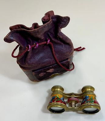 משקפת לטיאטרון מתכת ואמייל עבודה מעולה ומיוחד עם הקופסא המקורית